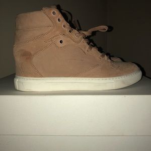 Balenciaga High Top Sneakers Sz 37